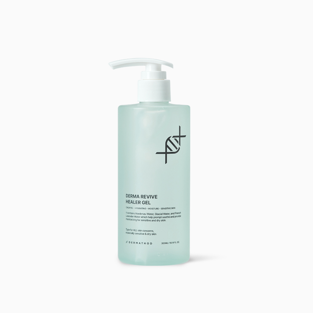Transparente grünliche Flasche mit Pumpverschluss, gefüllt mit Derma Revive Healer Gel von DERMATHOD
